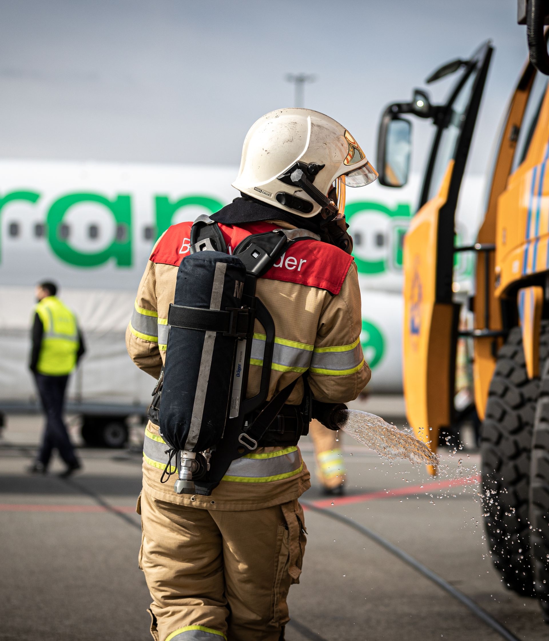 Brandweeroefening op Eindhoven Airport