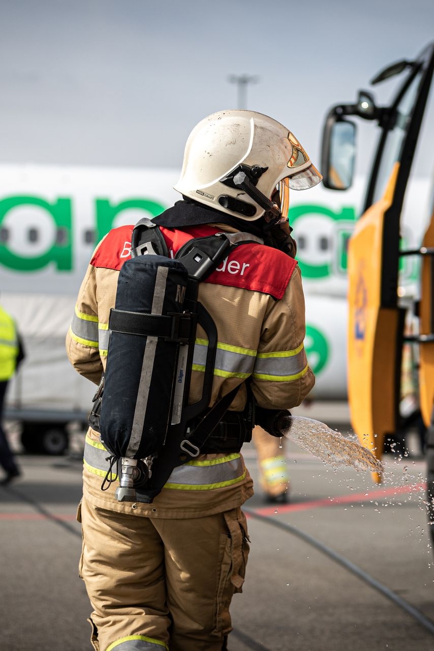 Brandweeroefening op Eindhoven Airport